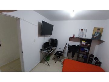 CASA VENTA   SANTA LUCIA  MEDELLN  PRIMER PISO CERCA ESTACION