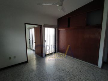 CONFORTABLE CASA EN RENTA O VENTA EN LA CALZADA EN TUXPAN
