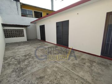 CONFORTABLE CASA EN RENTA O VENTA EN LA CALZADA EN TUXPAN