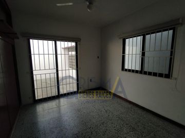 CONFORTABLE CASA EN RENTA O VENTA EN LA CALZADA EN TUXPAN