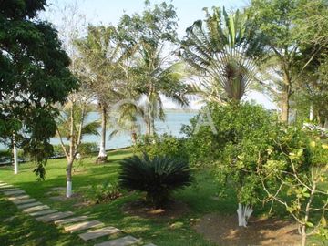 CASA EN VENTA FRENTE AL RÍO EN TUXPAN, VER.