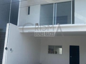 CASA NUEVA EN VENTA EN SANTIAGO DE LA PEÑA
