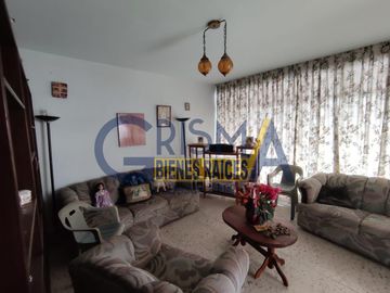 CASA EN VENTA SOBRE BOULEVARD Y  SOBRE  AVENIDA JUÁREZ, ZONA CENTRO
