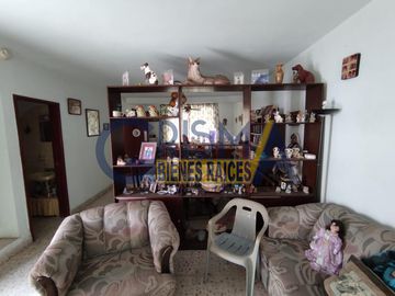 CASA EN VENTA SOBRE BOULEVARD Y  SOBRE  AVENIDA JUÁREZ, ZONA CENTRO