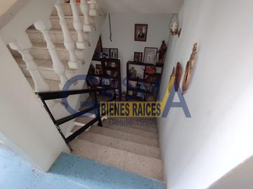CASA EN VENTA SOBRE BOULEVARD Y  SOBRE  AVENIDA JUÁREZ, ZONA CENTRO