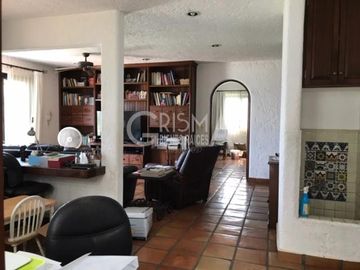 PRECIOSA CASA EN VENTA O RENTA ESTILO MEXICANO EN COL. JARDINES DE TUXPAN
