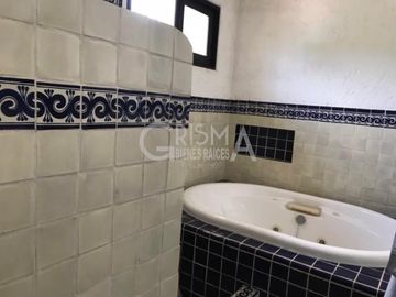 PRECIOSA CASA EN VENTA O RENTA ESTILO MEXICANO EN COL. JARDINES DE TUXPAN