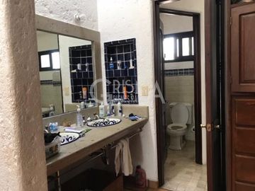PRECIOSA CASA EN VENTA O RENTA ESTILO MEXICANO EN COL. JARDINES DE TUXPAN