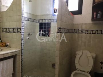 PRECIOSA CASA EN VENTA O RENTA ESTILO MEXICANO EN COL. JARDINES DE TUXPAN