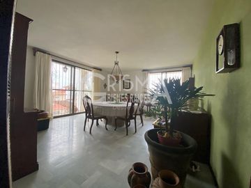 PRECIOSA CASA EN VENTA EN FRACC. JARDINES CON MUCHO JARDÍN