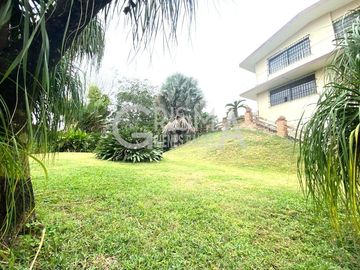 PRECIOSA CASA EN VENTA EN FRACC. JARDINES CON MUCHO JARDÍN
