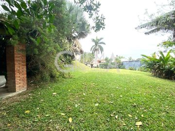 PRECIOSA CASA EN VENTA EN FRACC. JARDINES CON MUCHO JARDÍN