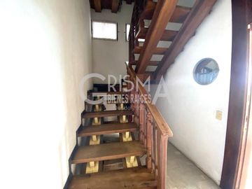 PRECIOSA CASA EN VENTA EN FRACC. JARDINES CON MUCHO JARDÍN