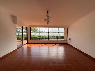 PRECIOSA RESIDENCIA EN VENTA FRENTE AL RÍO EN FRACCIONAMIENTO RESIDENCIAL JARDINES