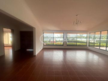 PRECIOSA RESIDENCIA EN VENTA FRENTE AL RÍO EN FRACCIONAMIENTO RESIDENCIAL JARDINES