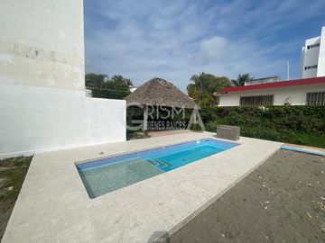 PRECIOSA RESIDENCIA EN VENTA FRENTE AL RÍO EN FRACCIONAMIENTO RESIDENCIAL JARDINES