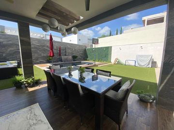LUJOSA RESIDENCIA EN VENTA EN LA JOYA MAGNOLIA, MONTERREY