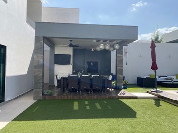 LUJOSA RESIDENCIA EN VENTA EN LA JOYA MAGNOLIA, MONTERREY