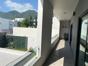 LUJOSA RESIDENCIA EN VENTA EN LA JOYA MAGNOLIA, MONTERREY