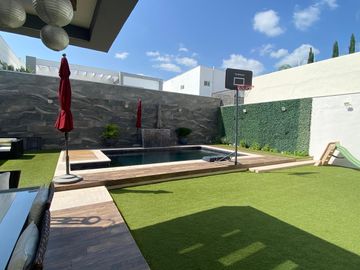 LUJOSA RESIDENCIA EN VENTA EN LA JOYA MAGNOLIA, MONTERREY