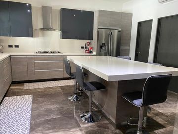 LUJOSA RESIDENCIA EN VENTA EN LA JOYA MAGNOLIA, MONTERREY