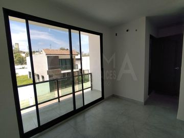 CASA EN VENTA EN FRACCIONAMIENTO LA HERRADURA