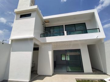 CASA EN VENTA EN FRACCIONAMIENTO LA HERRADURA