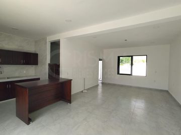 CASA EN VENTA EN FRACCIONAMIENTO LA HERRADURA