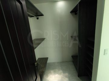 CASA EN VENTA EN FRACCIONAMIENTO LA HERRADURA