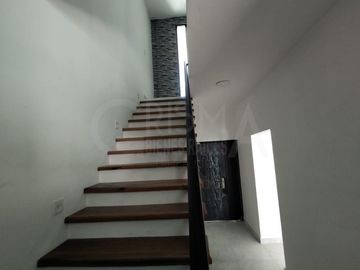 CASA EN VENTA EN FRACCIONAMIENTO LA HERRADURA