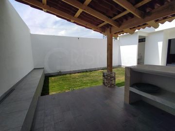 CASA EN VENTA EN FRACCIONAMIENTO LA HERRADURA