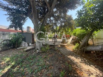 TERRENO EN VENTA EN COL. JARDINES CON BARDA Y POZO