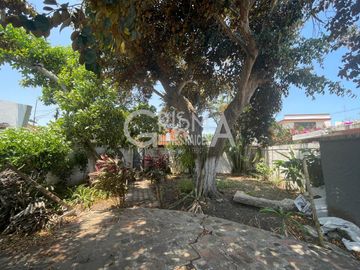 TERRENO EN VENTA EN COL. JARDINES CON BARDA Y POZO