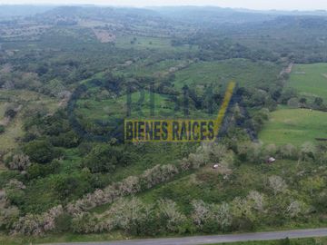 RANCHO DE LUJO EN VENTA EN CHALAHUITE A 39 MINUTOS DE TUXPAN