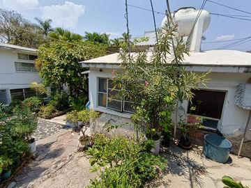 CASA EN TEQUESQUITENGO CON ACCESO AL LAGO