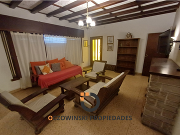 VENTA CASA 4 AMB ZONA CENTRO VILLA GESELL