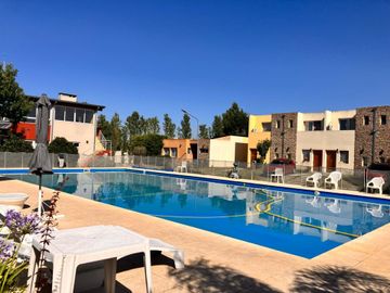 Venta Casa 3 Ambientes RETASADA  Los Robles Mtg