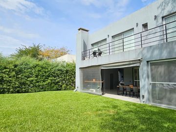 Casa en venta 6 amb. 824m2 Barrio Fincas de Hudson