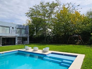 Casa en venta 6 amb. 824m2 Barrio Fincas de Hudson