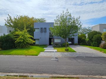 Casa en venta 6 amb. 824m2 Barrio Fincas de Hudson