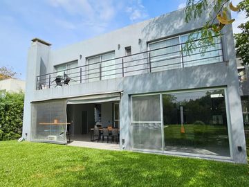 Casa en venta 6 amb. 824m2 Barrio Fincas de Hudson