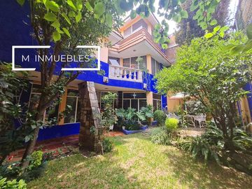 Excepcional casa en venta en Bosques Camelinas.
