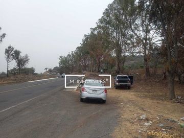 Terreno en venta en Charo a pie de carretera