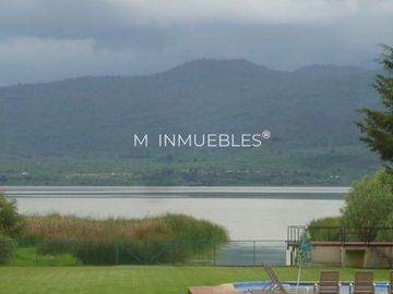 Casa club en venta en carretera Pátzcuaro-Quiroga