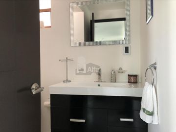 Invierte en Metepec: casa para remodelar en privada de alta gama