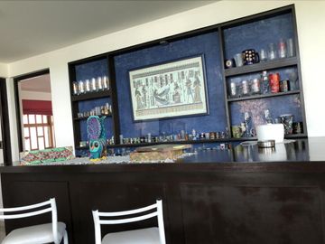 Invierte en Metepec: casa para remodelar en privada de alta gama