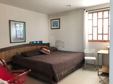 Invierte en Metepec: casa para remodelar en privada de alta gama