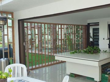 Invierte en Metepec: casa para remodelar en privada de alta gama