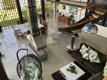 Invierte en Metepec: casa para remodelar en privada de alta gama