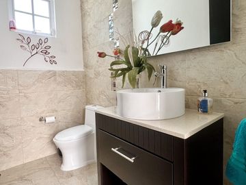 Casa en venta Sayavedra, 4 recámaras, remodelada